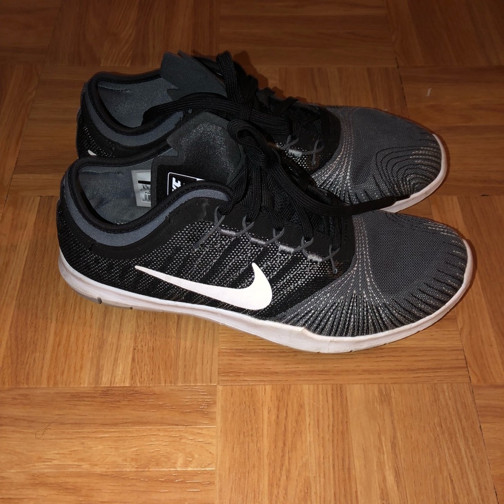 Nike gym shoes